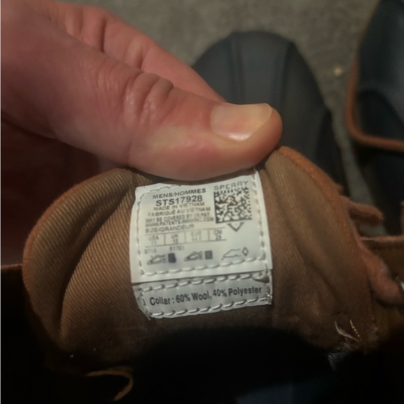 Waterproof boots - Picture 3 of 6